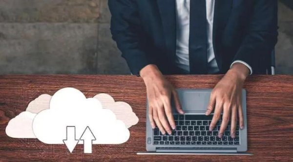 信通配资 飞书飞，钉钉追